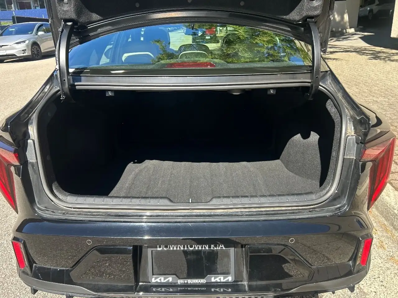 Kia K4 снимка Kia K4