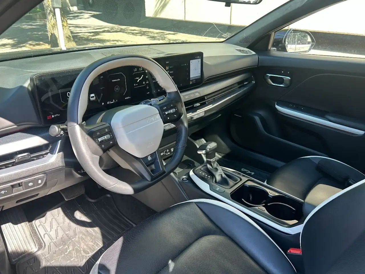 Kia K4 снимка Kia K4