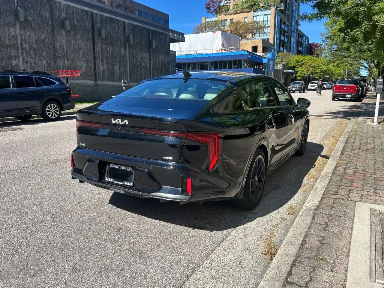 Kia K4 снимка Kia K4