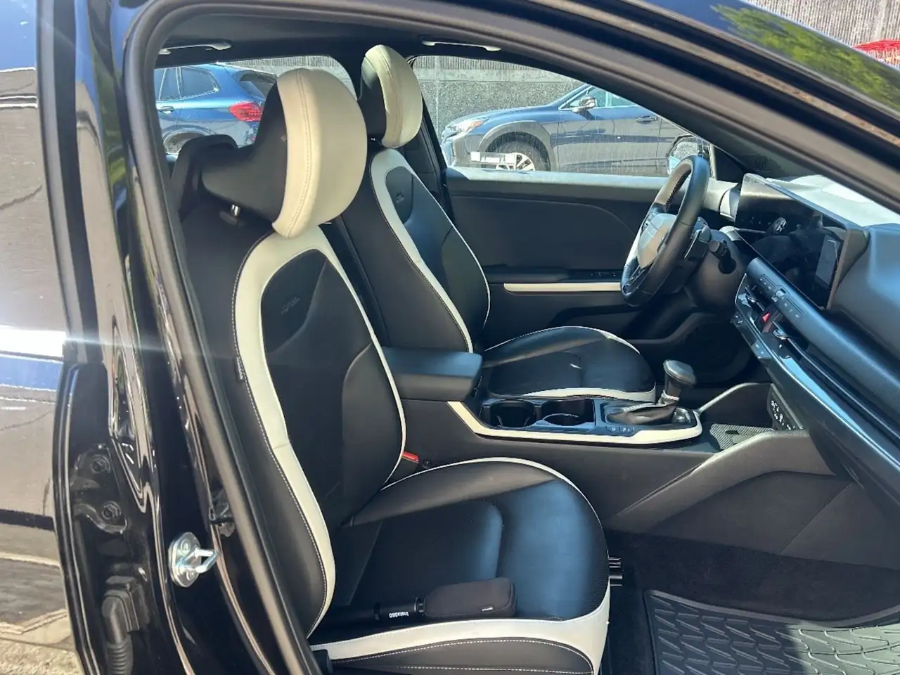 Kia K4 снимка Kia K4