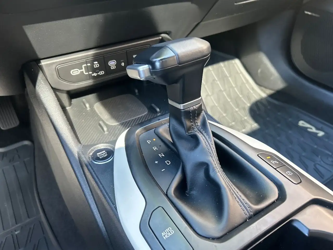 Kia K4 снимка Kia K4