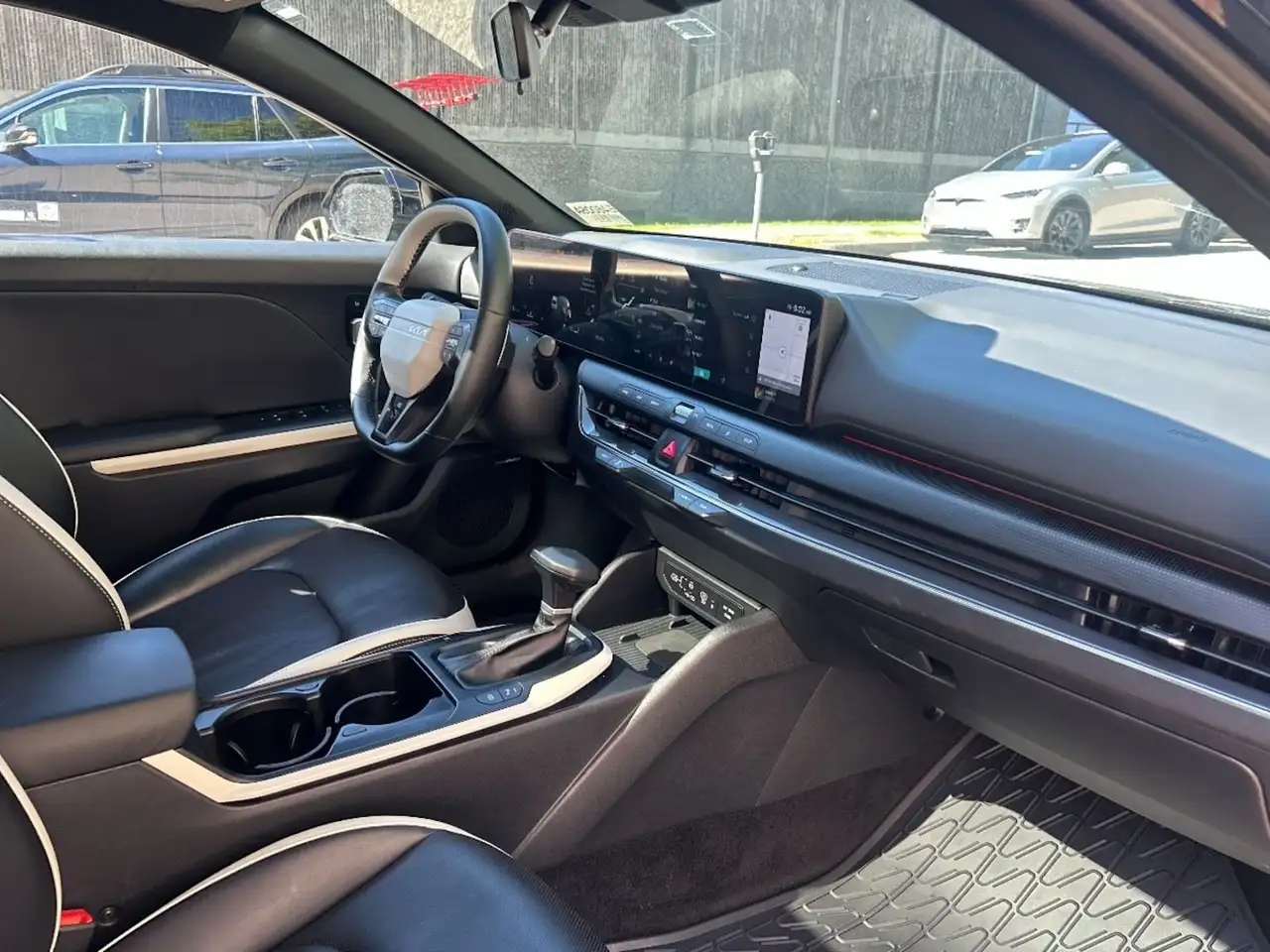 Kia K4 снимка Kia K4
