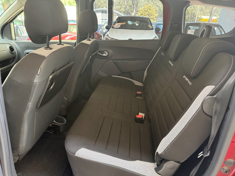 Dacia Lodgy Stepway 1.Hand Scheckehft 7-Sitzer — photo 15
