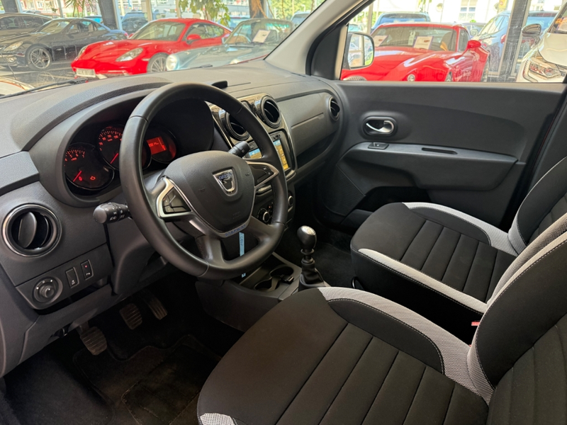 Dacia Lodgy Stepway 1.Hand Scheckehft 7-Sitzer — photo 9