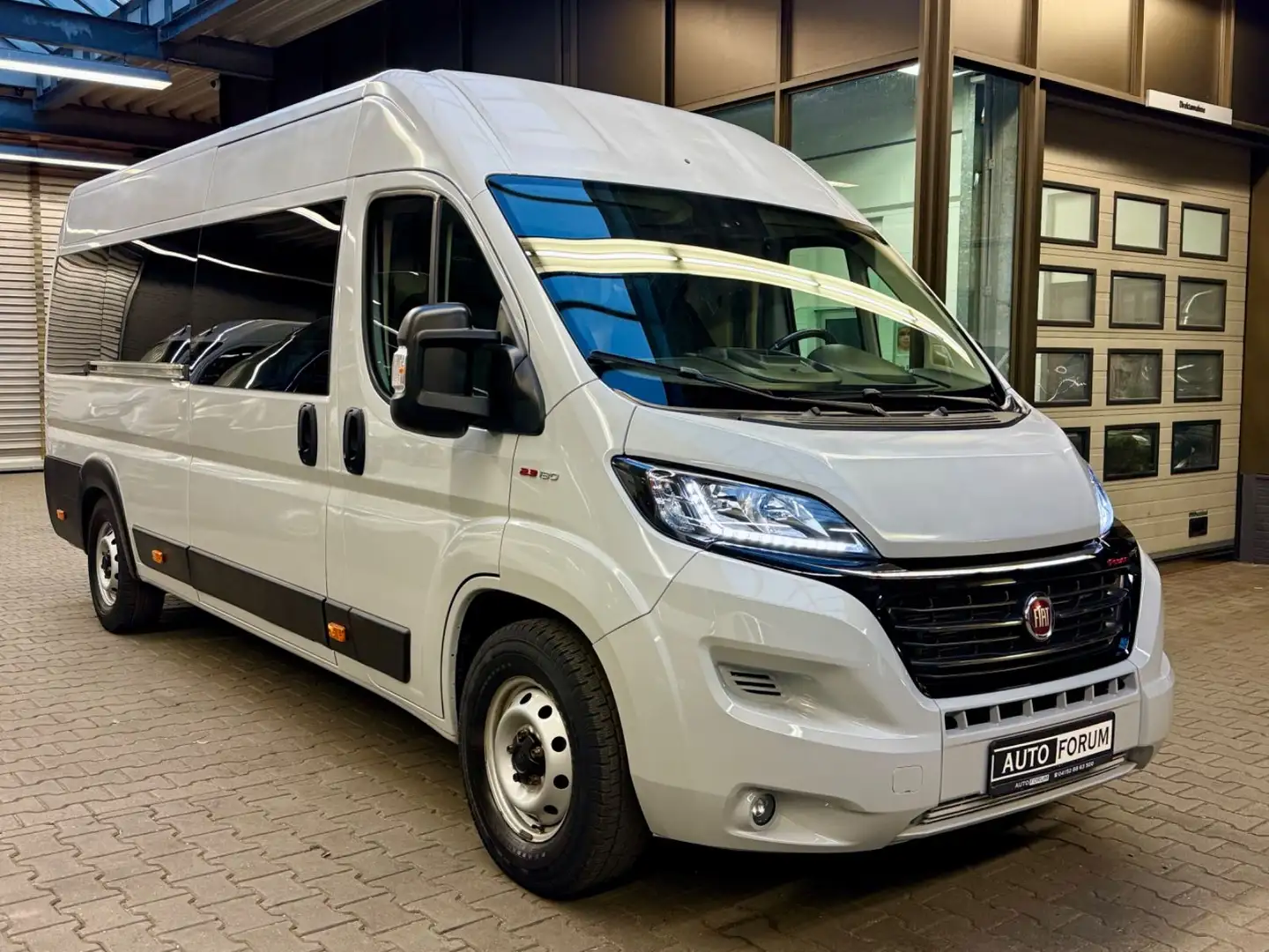 Fiat Ducato 2.3 D L5H2 AUTOMATIK VERGLAST AHK CAM PDC Gris - 2