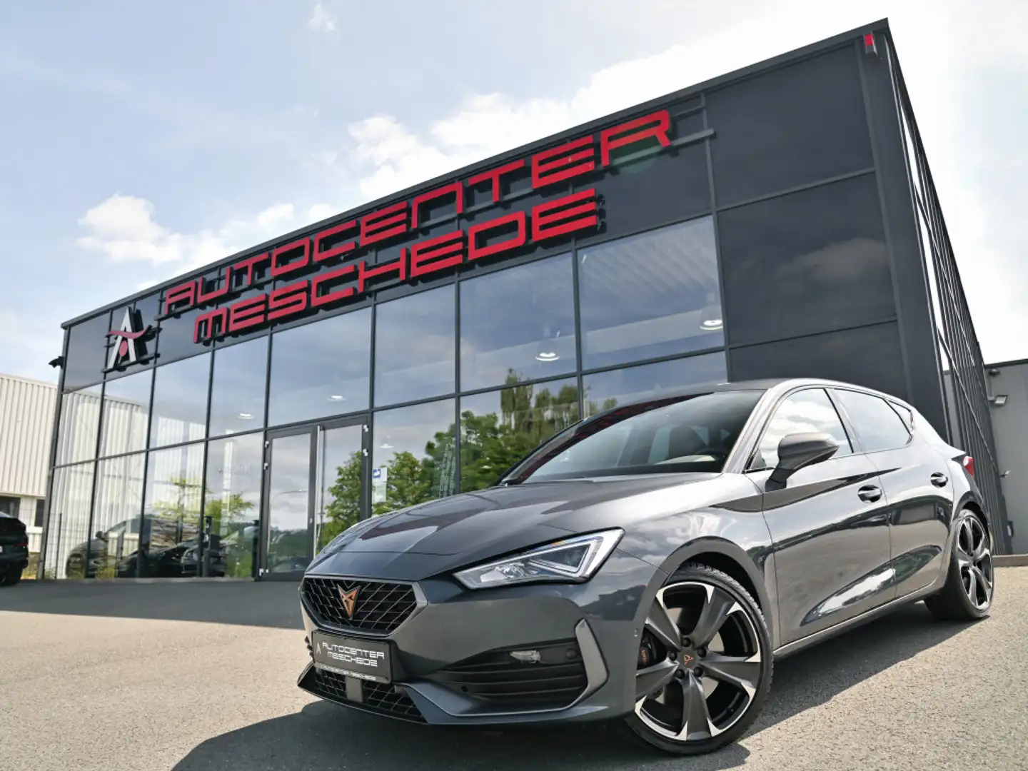 SEAT Leon Cupra VZ DSG Navi* Key* Carplay* Kamera* Grau - 1