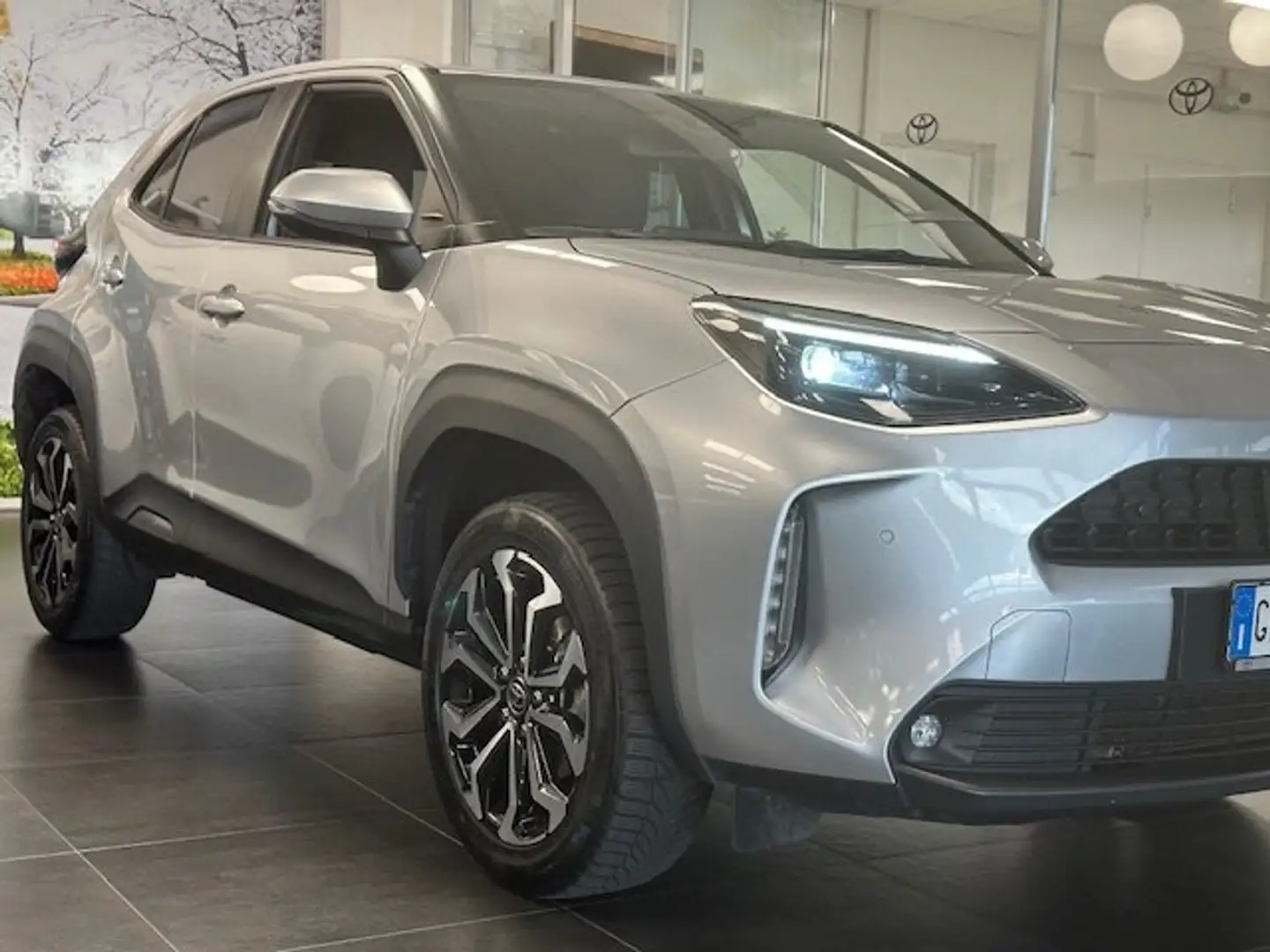 Toyota Yaris Cross Yaris Cross 1.5h Trend 116cv e-cvt Silber - 2