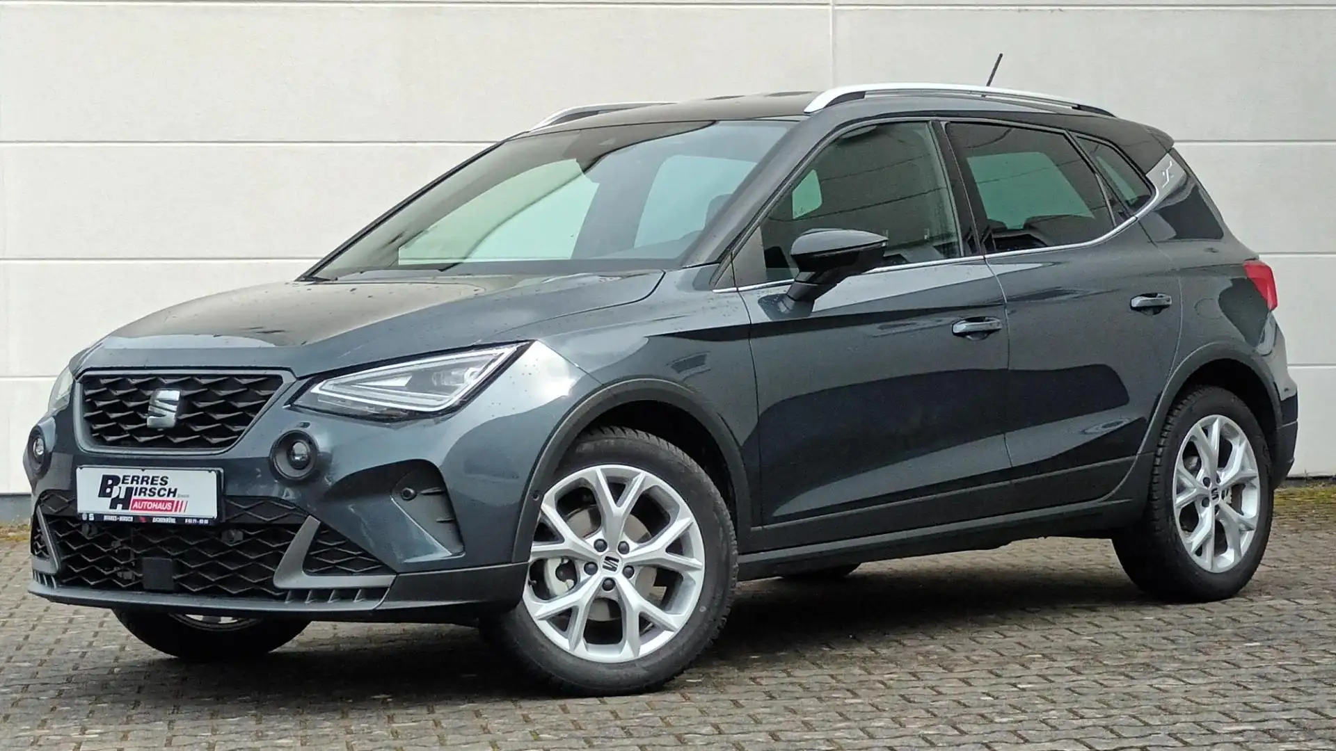 SEAT Arona FR Grijs - 1