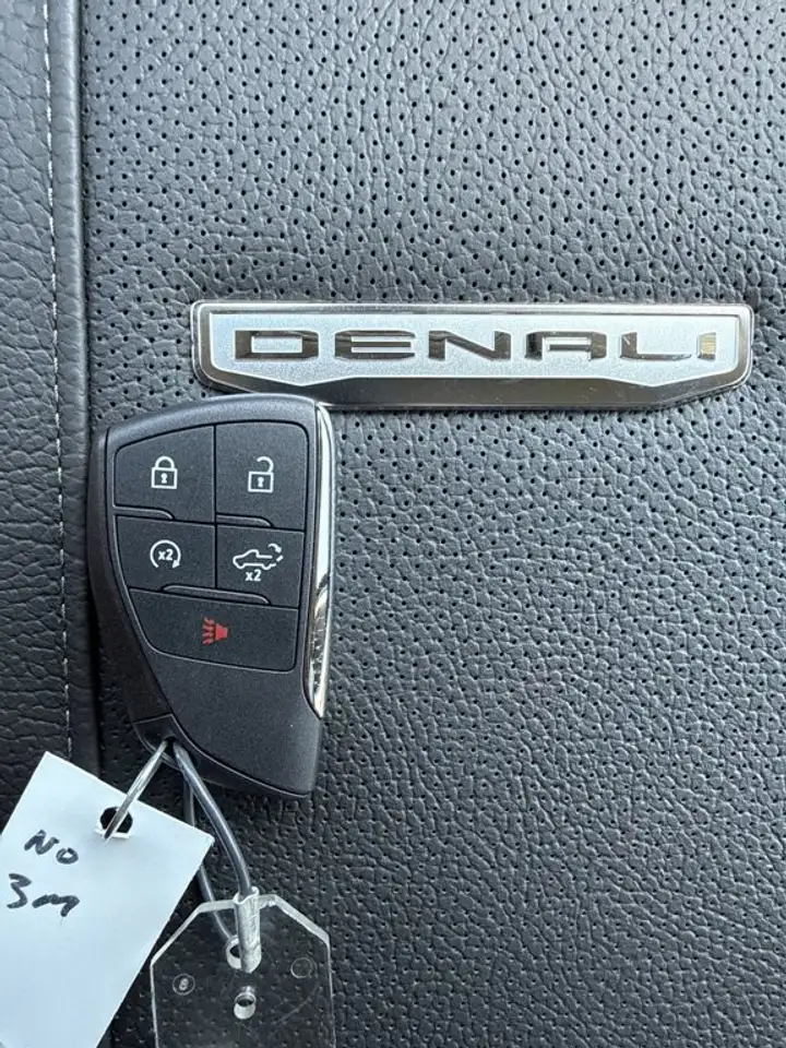 GMC Sierra 2500HD снимка GMC Sierra 2500HD