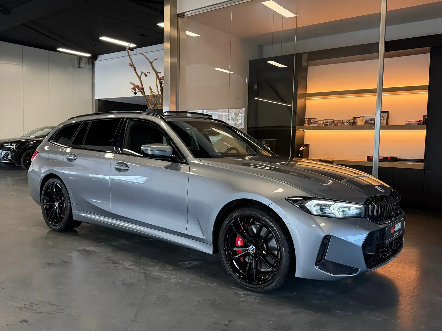 BMW 330 3-serie Touring 330e xDrive M Package Pano Memory Gris - 1