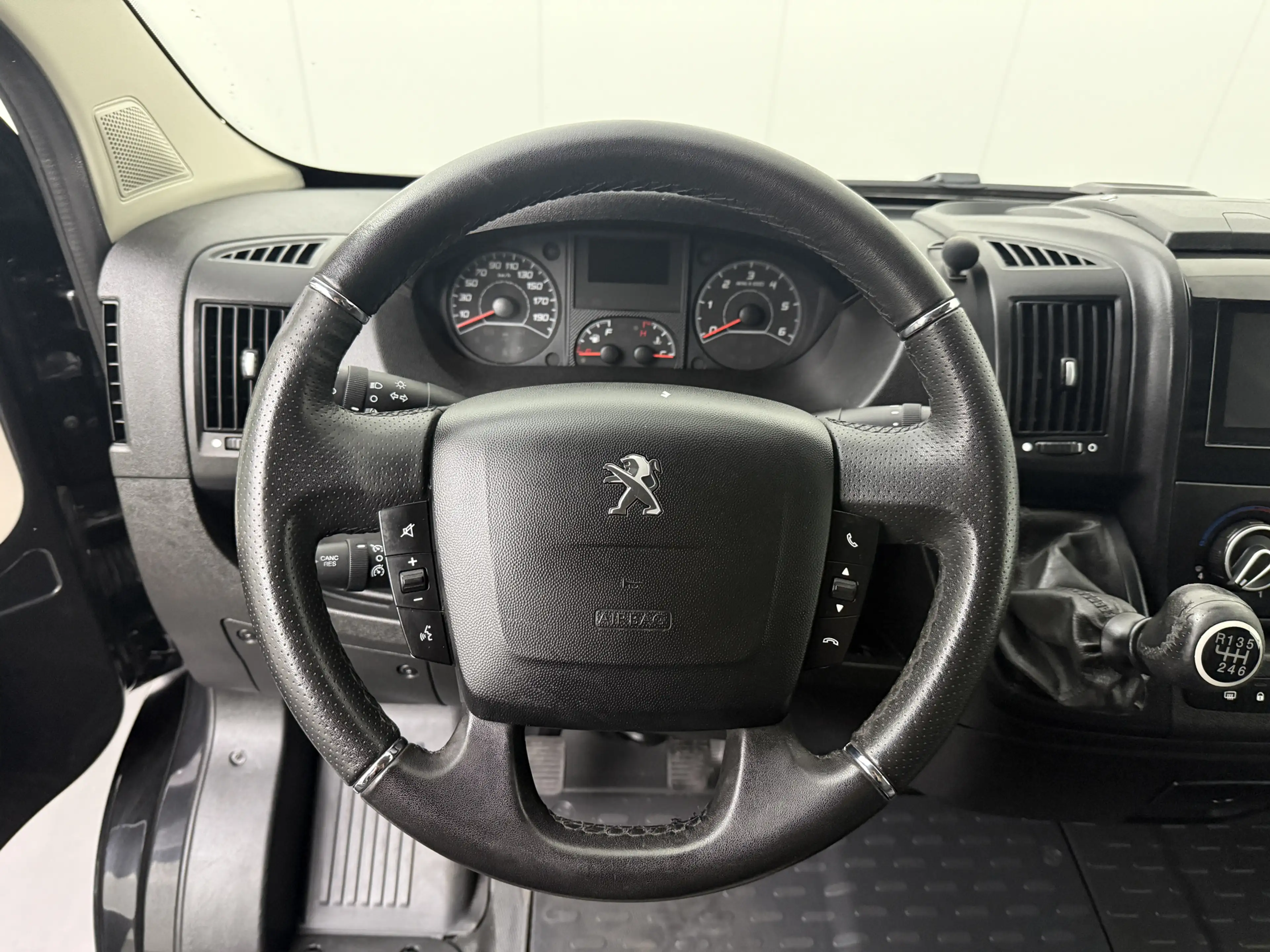 Peugeot Boxer 2.2 BlueHDI 140PK L2H2 | Multimedia | Airco | Crui — photo 14