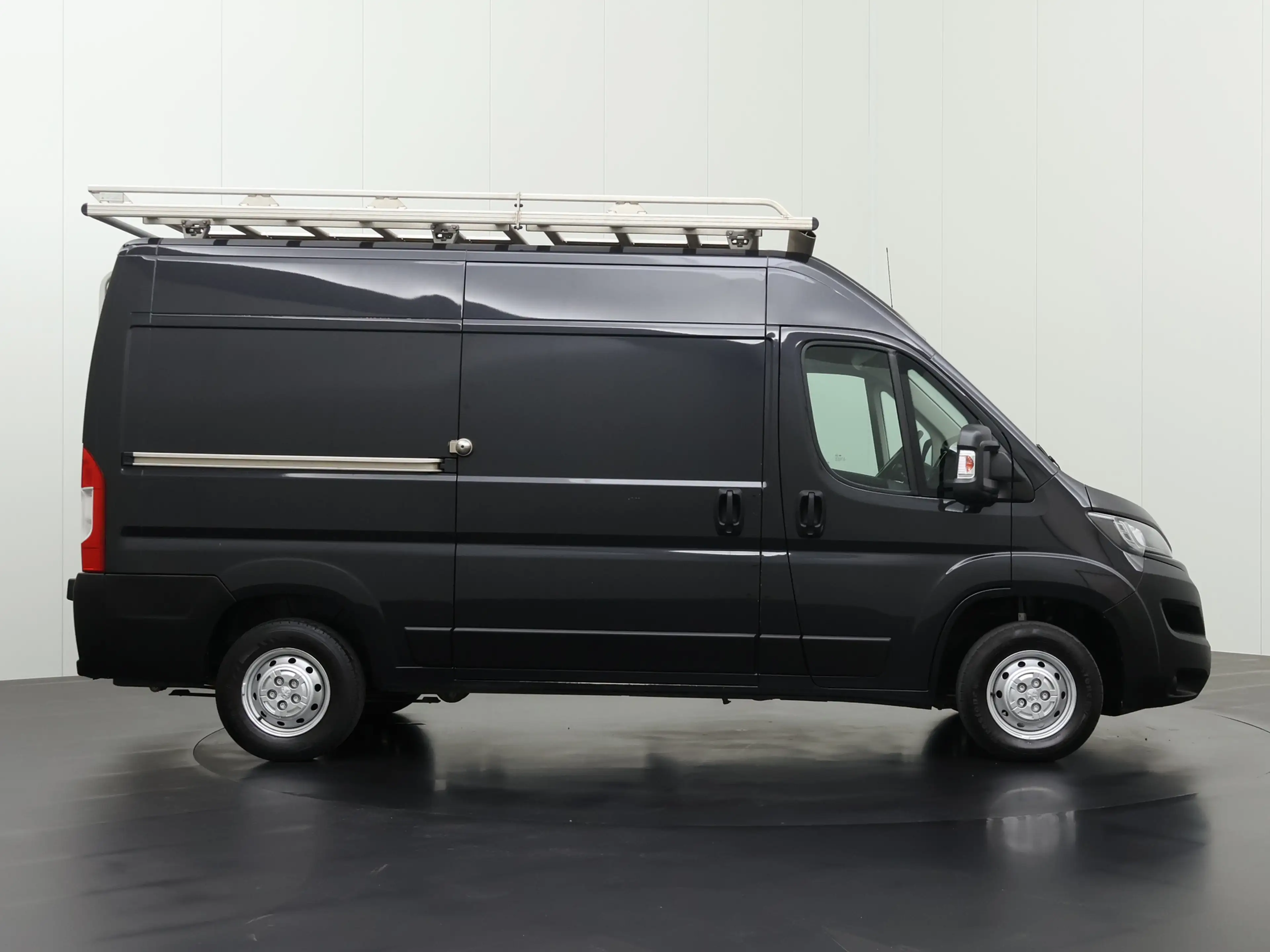 Peugeot Boxer 2.2 BlueHDI 140PK L2H2 | Multimedia | Airco | Crui — photo 13