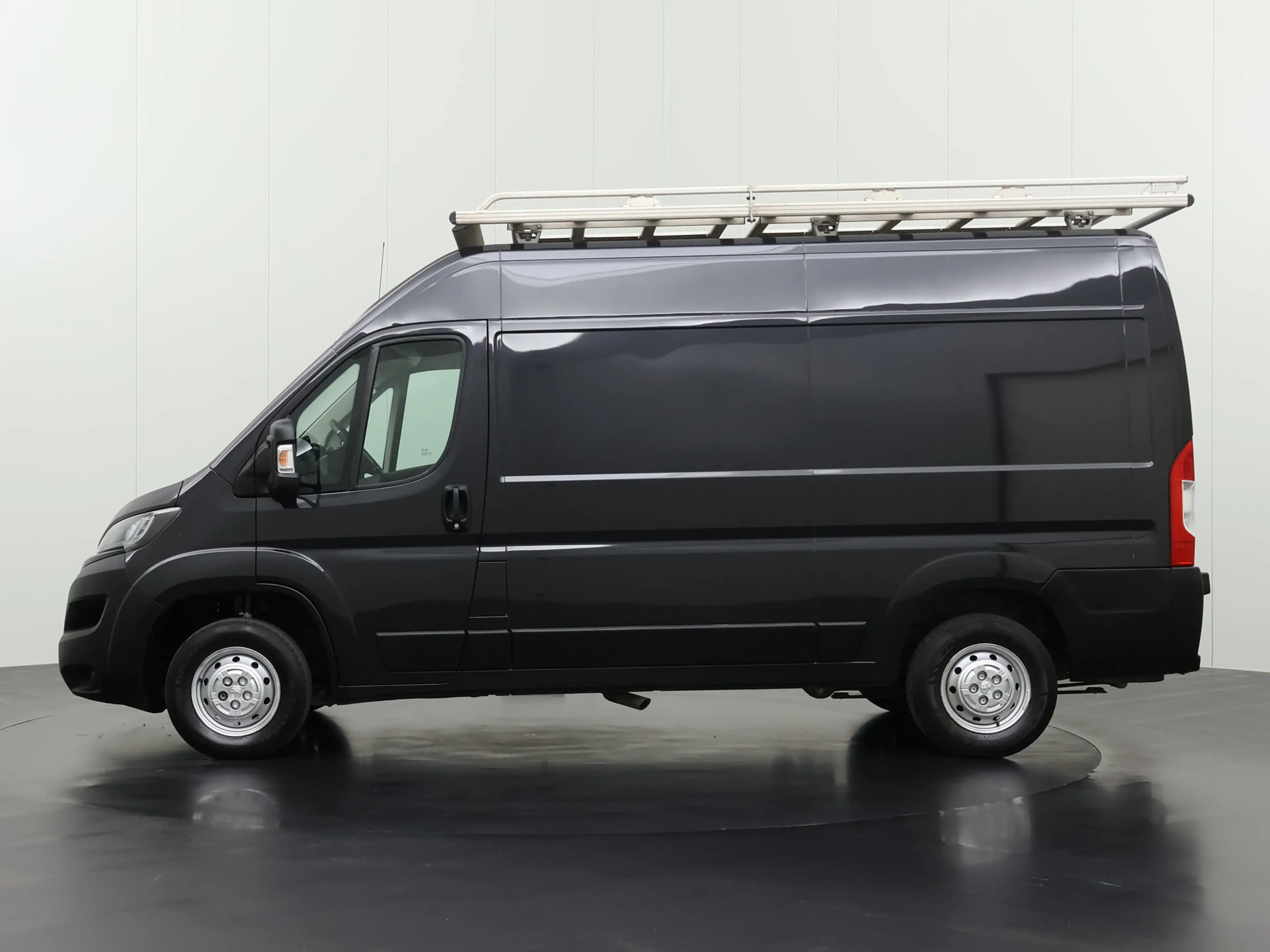 Peugeot Boxer 2.2 BlueHDI 140PK L2H2 | Multimedia | Airco | Crui — photo 12