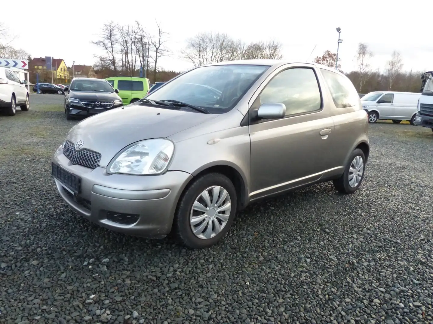 Toyota Yaris 1.3 Sol*Klima*SHZG*HU/AUneu*8fach bereift* Grau - 2