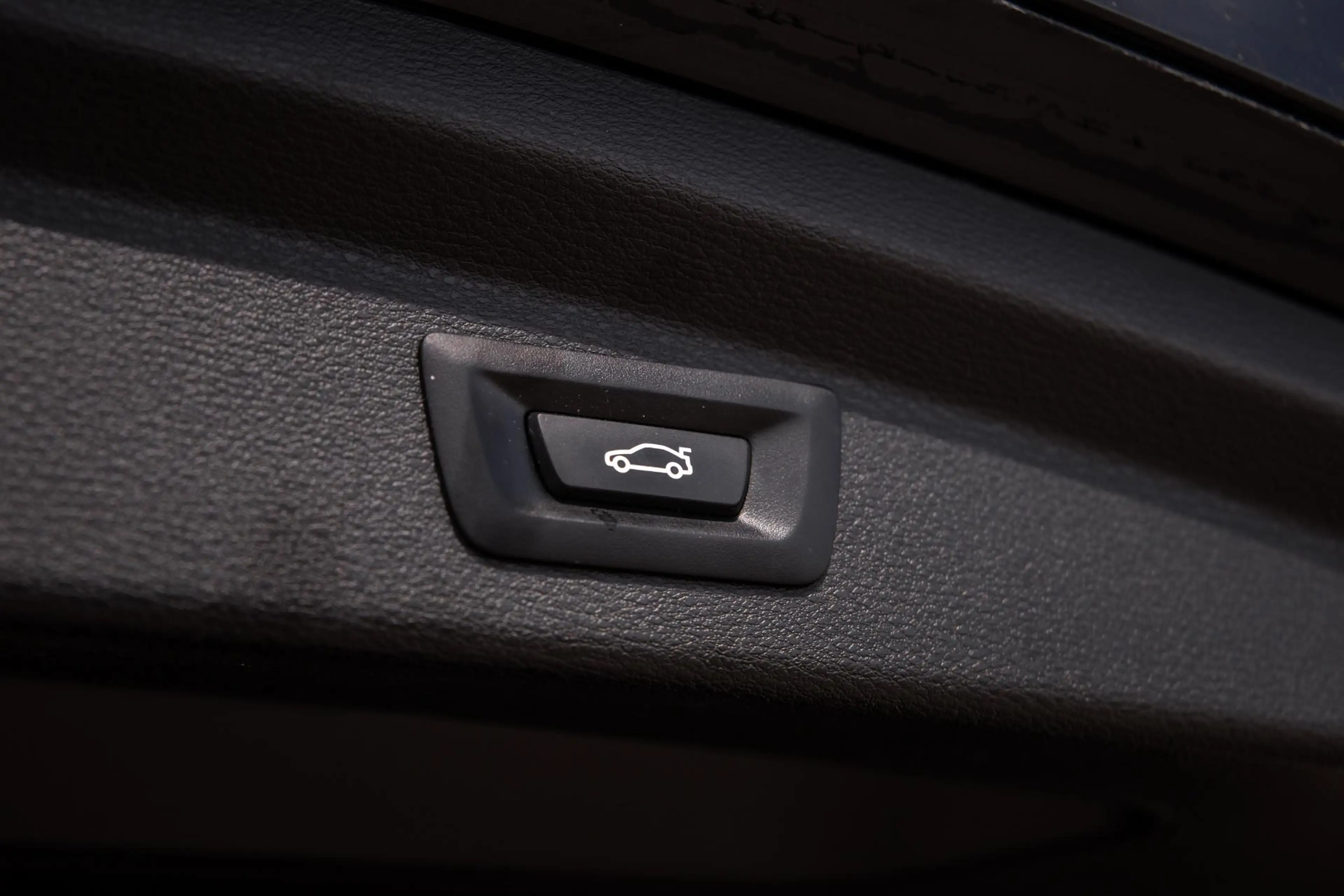 BMW X2 xDrive25e High Executive M PAKKET / CARPLAY / CRUI — photo 15