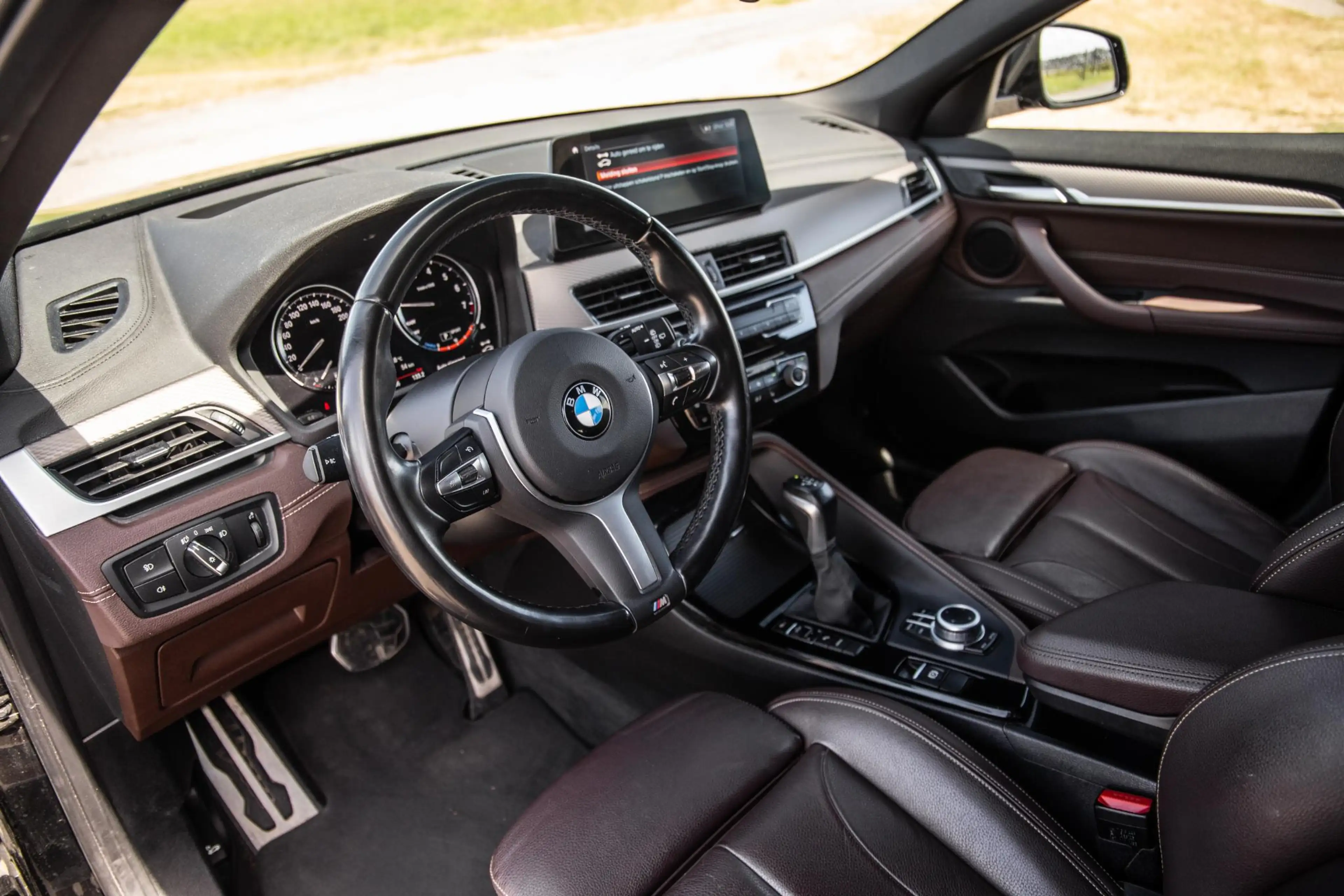 BMW X2 xDrive25e High Executive M PAKKET / CARPLAY / CRUI — photo 12