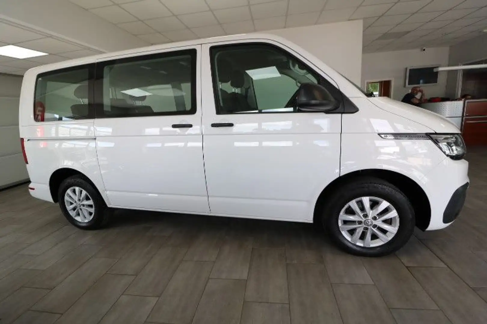 Volkswagen T6 Multivan T6.1 Multivan Trendline 2.0 TDI DSG LED Blanc - 2
