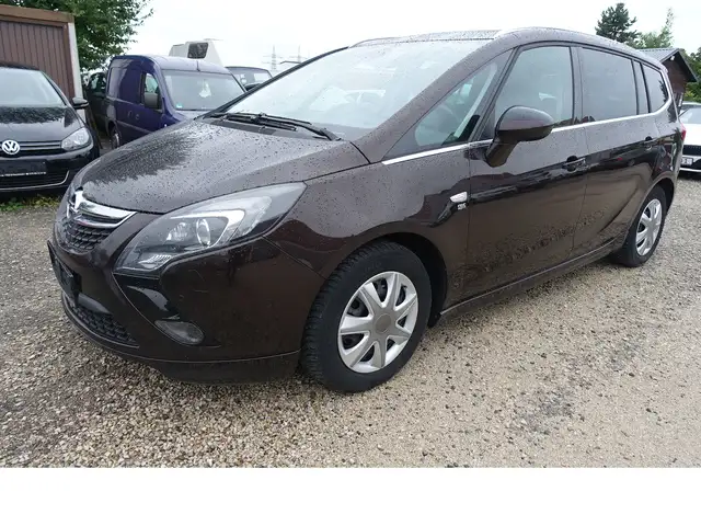 Opel Zafira view 3