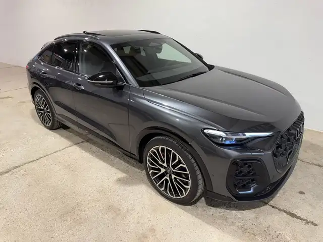 Audi SQ5 view 5