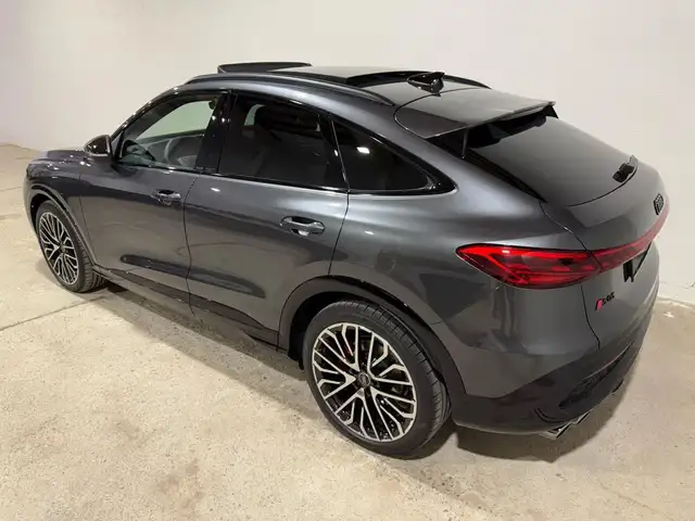 Audi SQ5 view 14