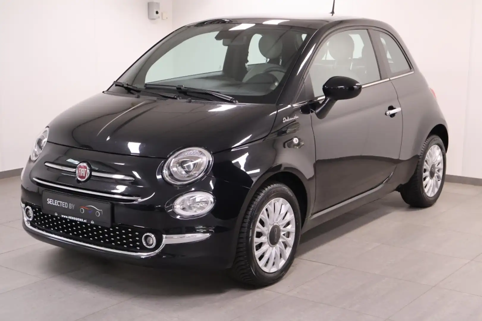 Fiat 500 1.0 Hybrid Dolcevita Schwarz - 1