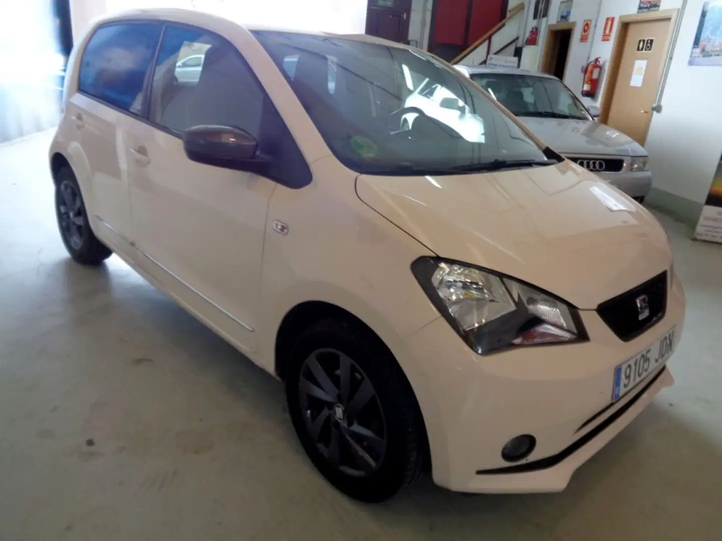 SEAT Mii 1.0 Style 75 Bílá - 2