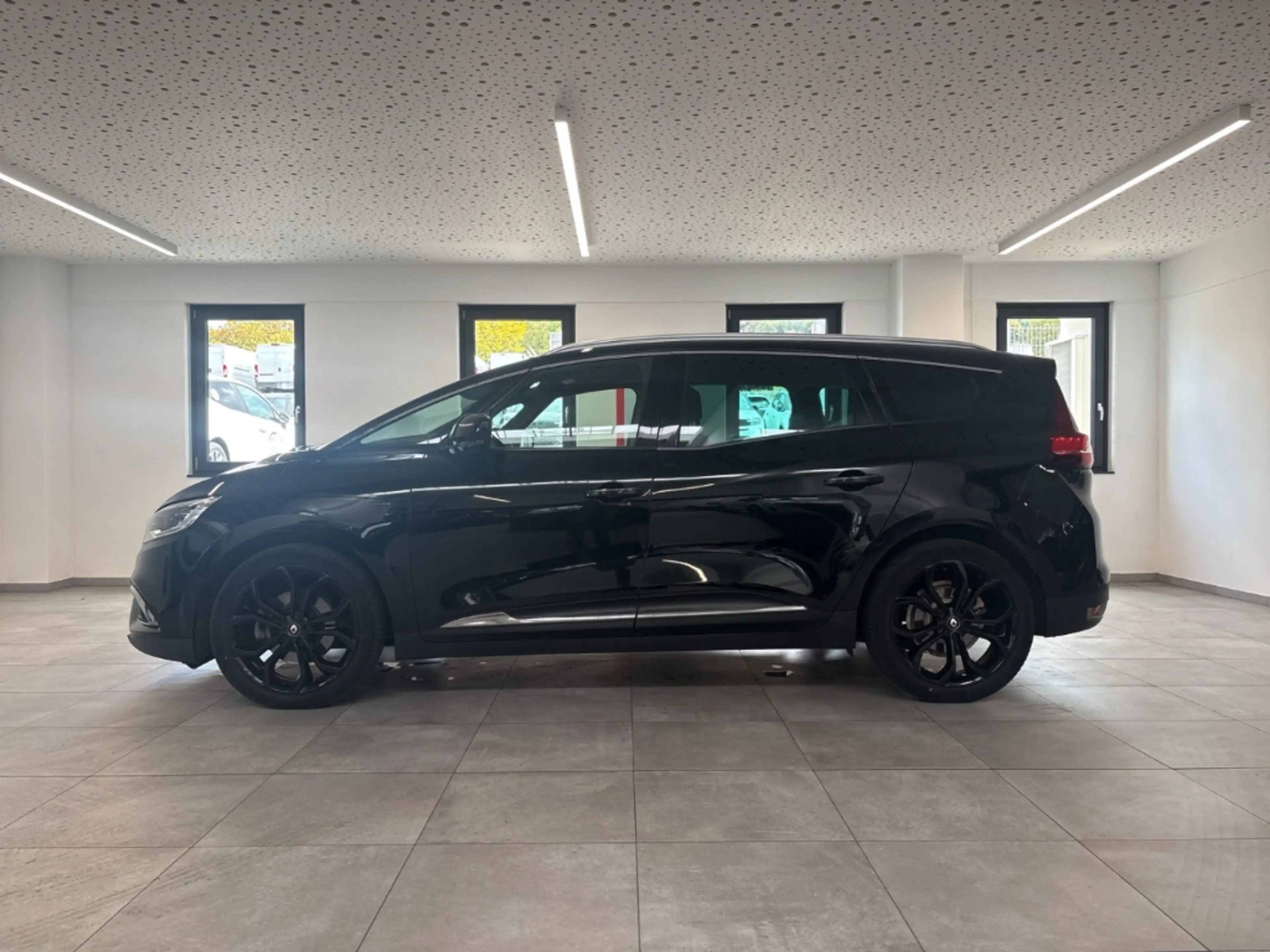 Renault Grand Scenic 1.3 TCe160 Black Edition EDC 7-Sitzer — photo 2