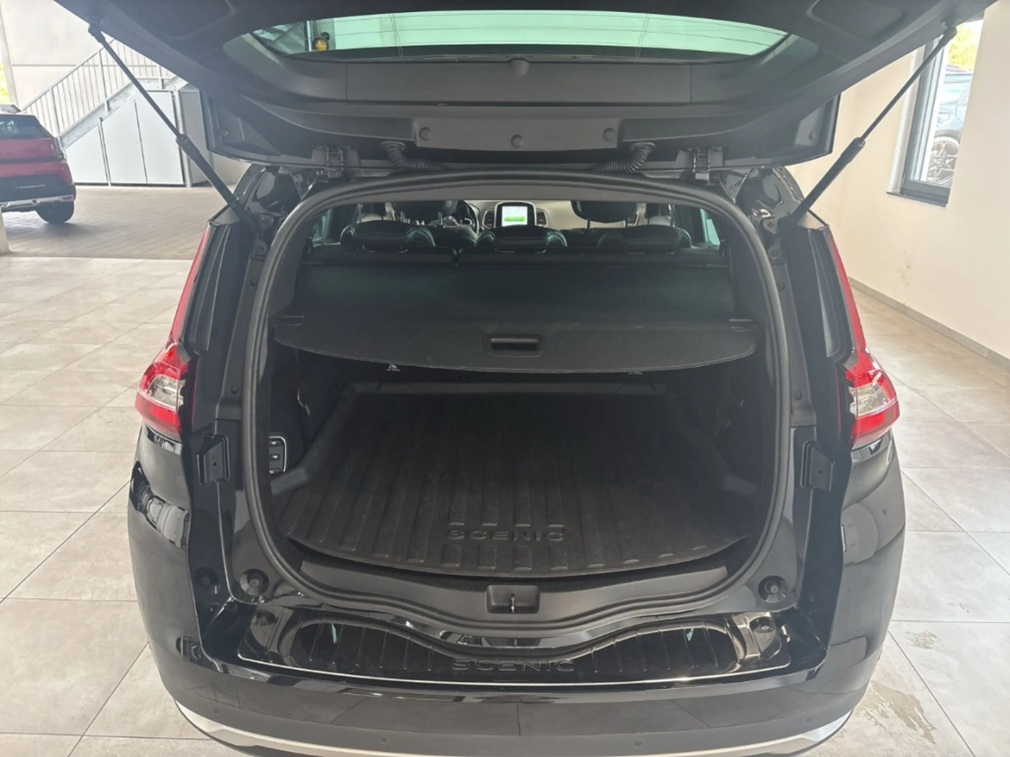 Renault Grand Scenic 1.3 TCe160 Black Edition EDC 7-Sitzer — photo 6