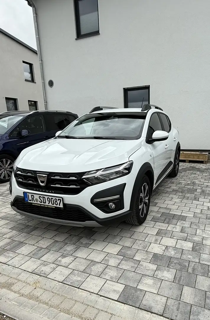 Dacia Sandero Stepway 3 TCe 100 ECO-G - 1