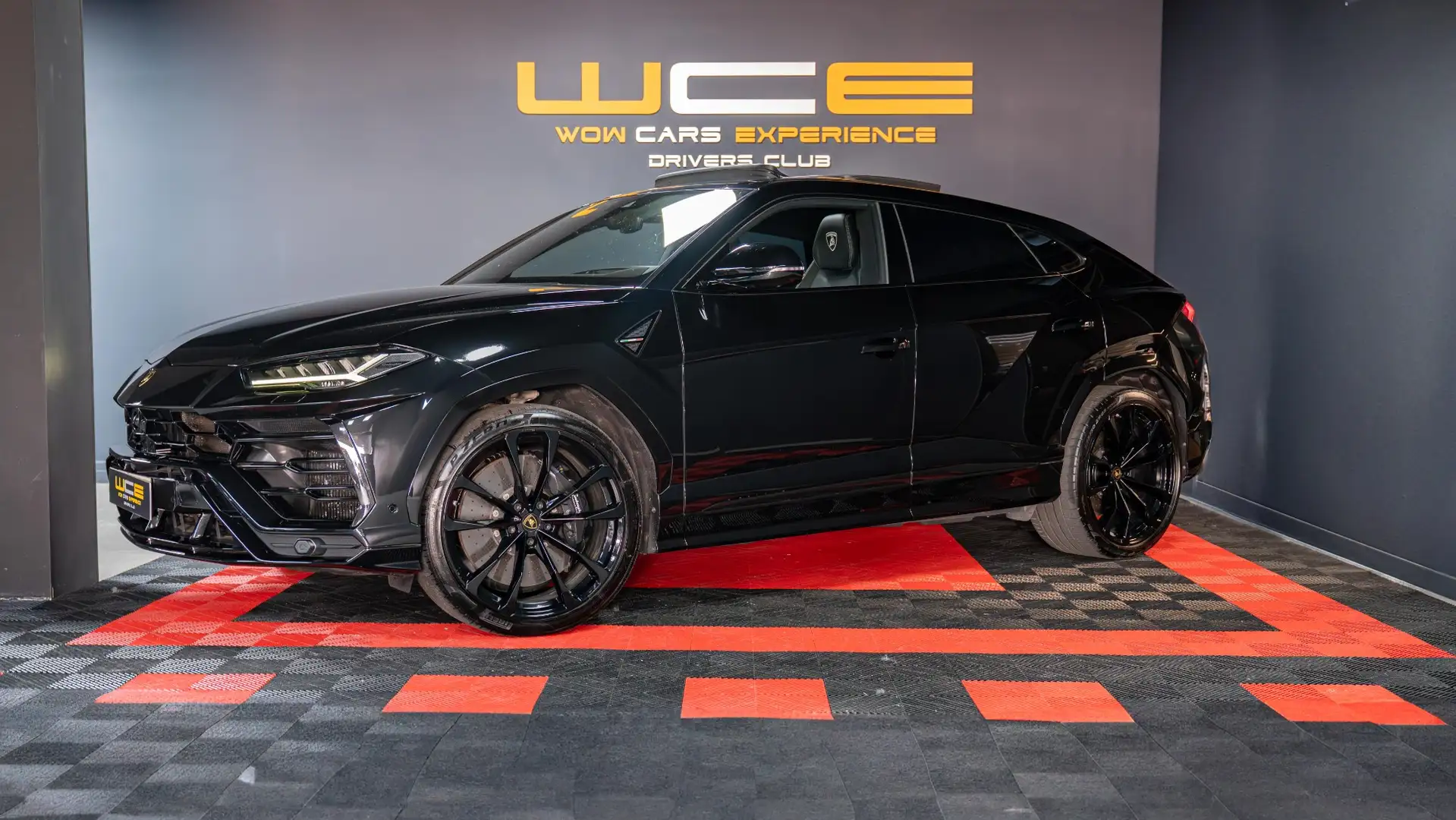 Lamborghini Urus Schwarz - 1