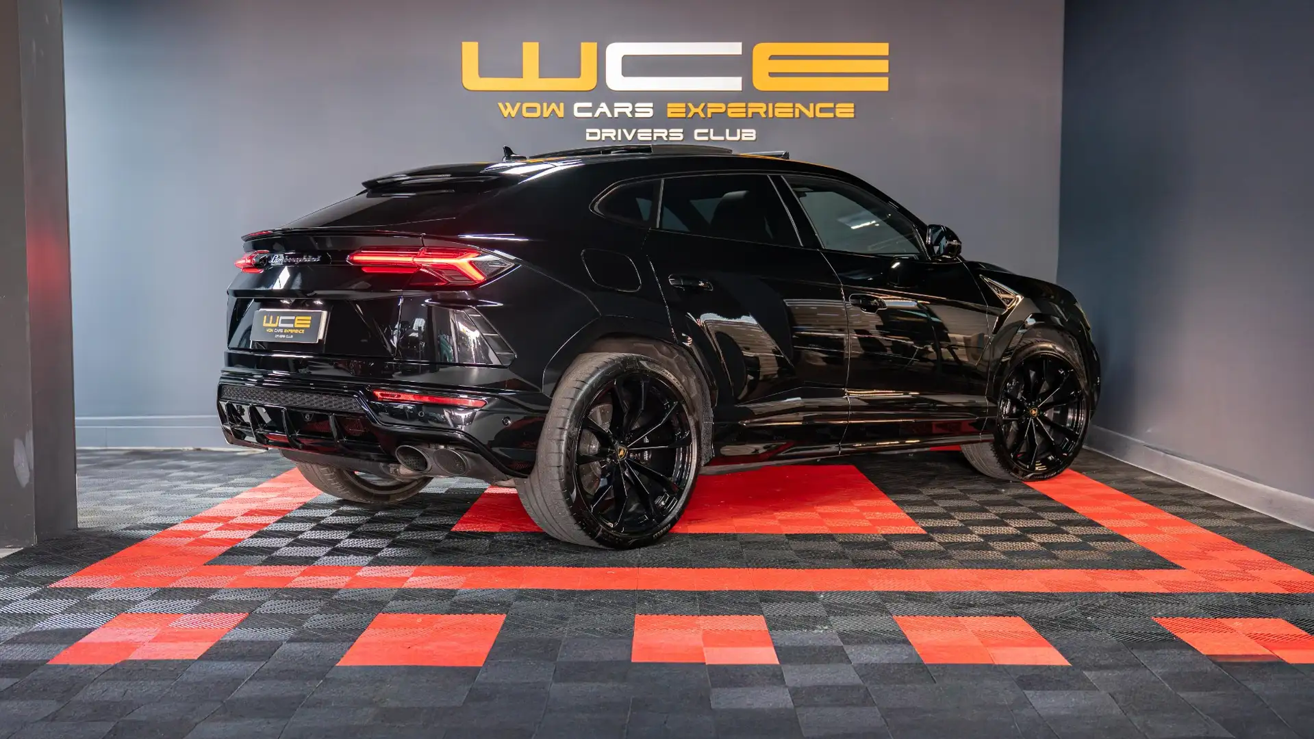 Lamborghini Urus Schwarz - 2