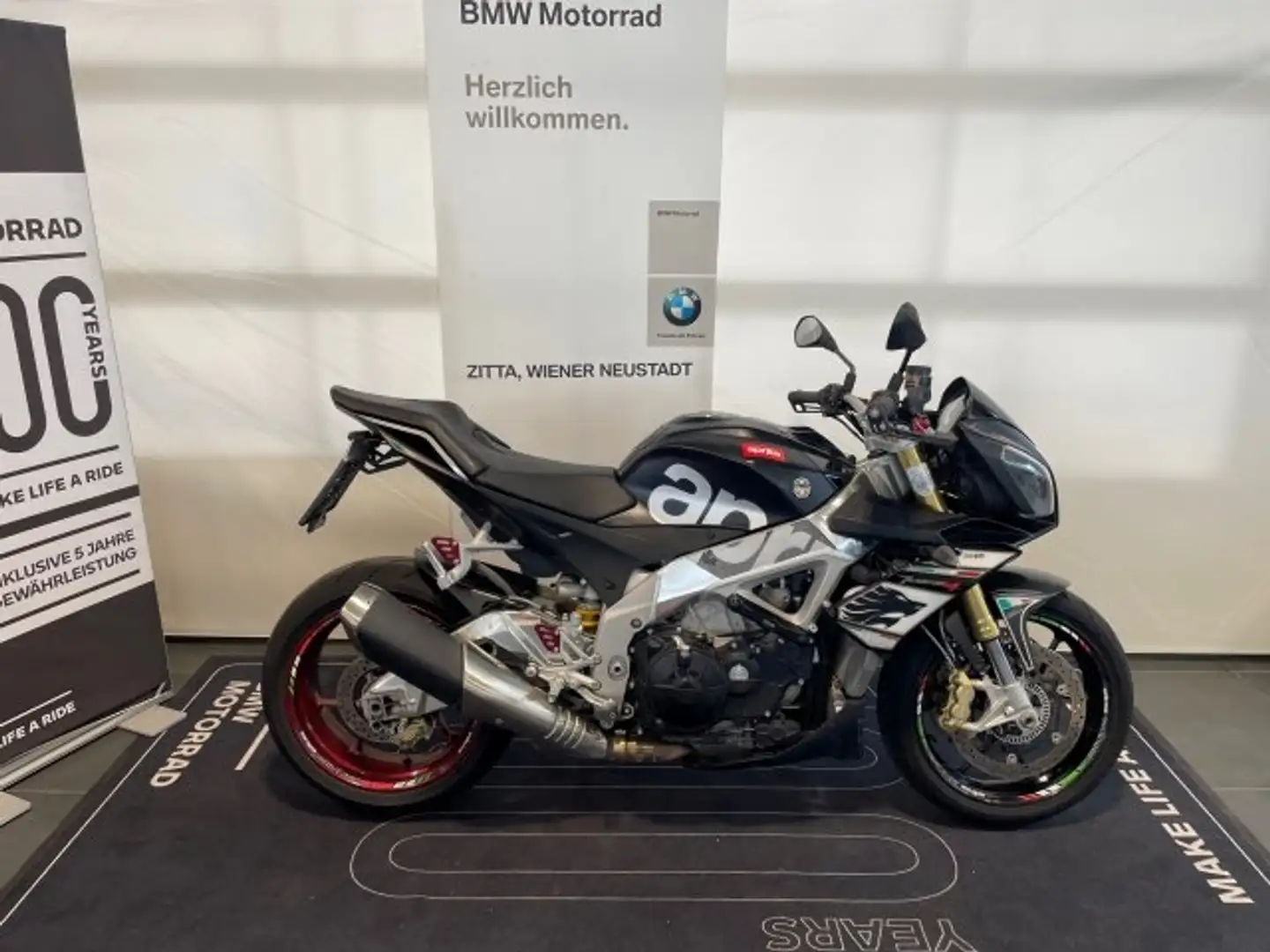 Aprilia Tuono Aprilia Tuono Black - 2