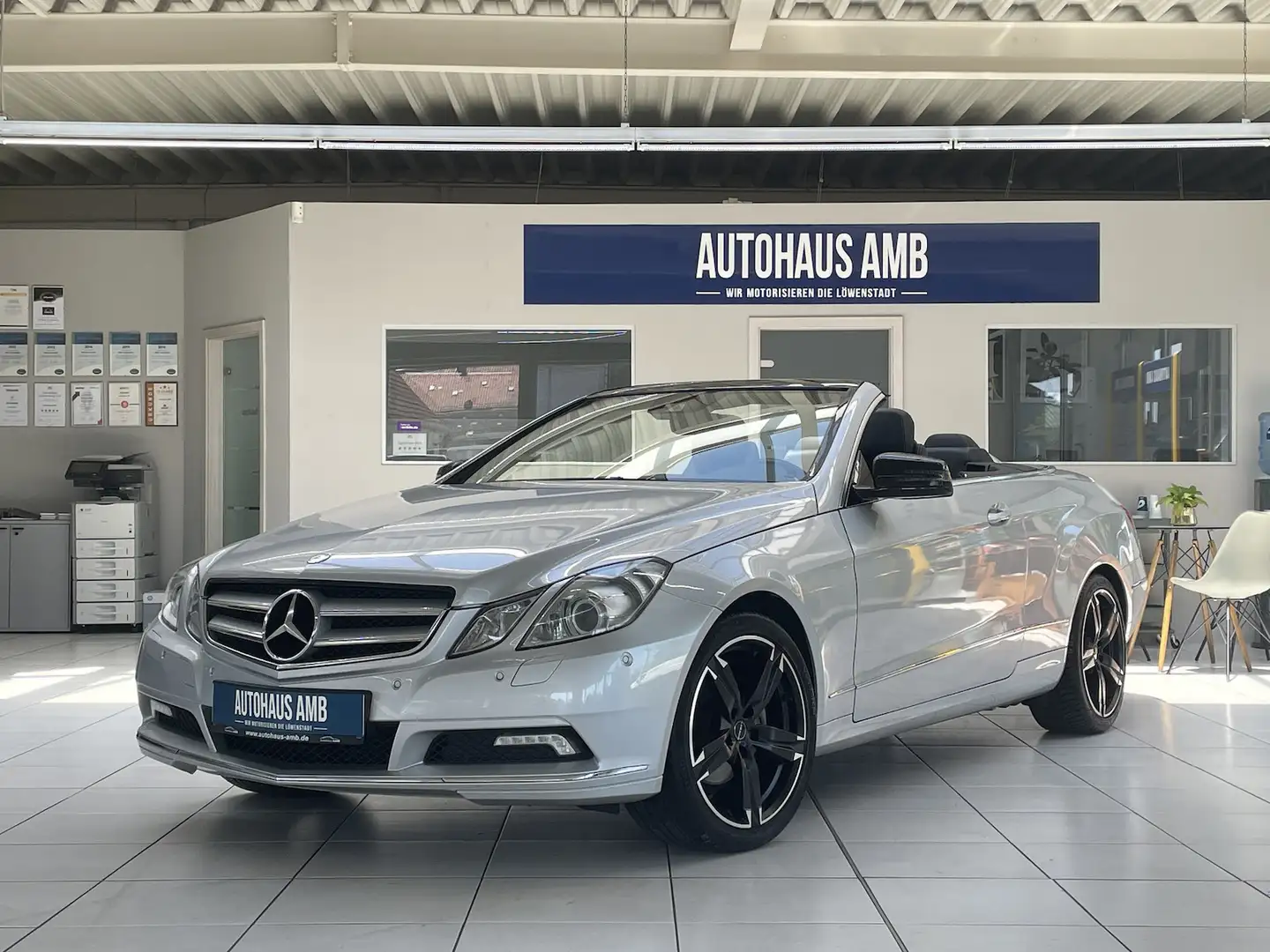 Mercedes-Benz E 250 CGI BlueEfficiency Navi Leder Sitzh. Xenon Silber - 1