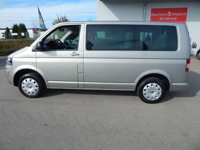 Volkswagen T5 Caravelle Kombi