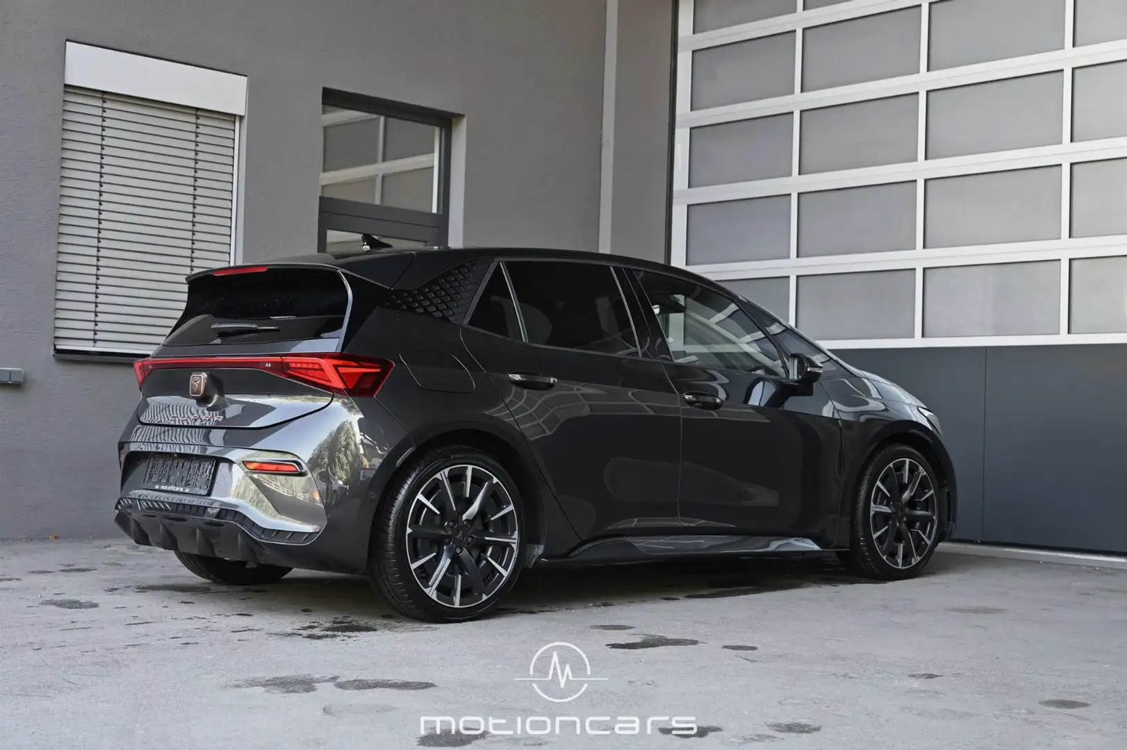 CUPRA Born 62kWh LED/Pano/Head Up Grau - 2