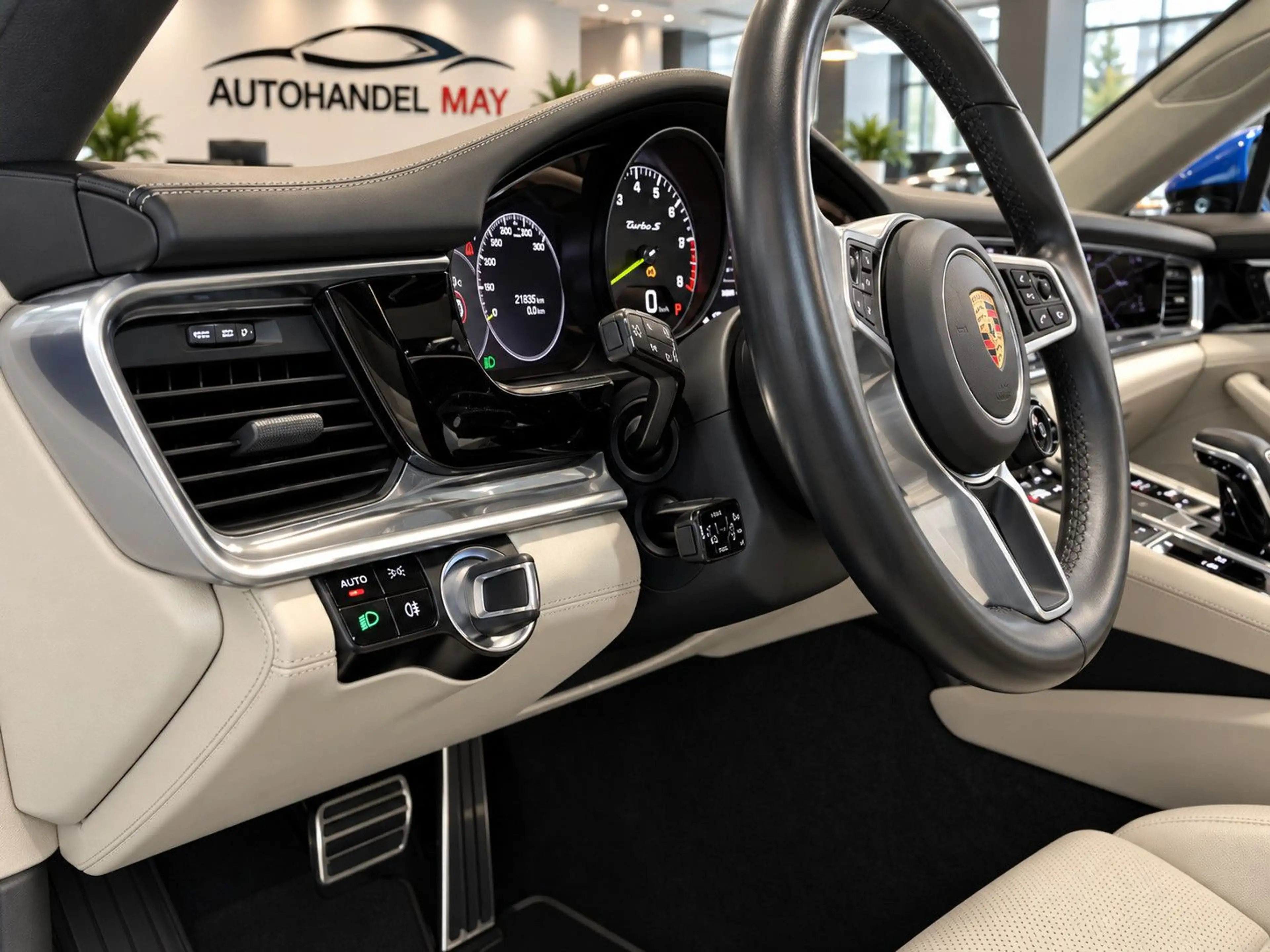 Porsche Panamera Turbo S E-Hybrid Burmester Head-up — photo 5