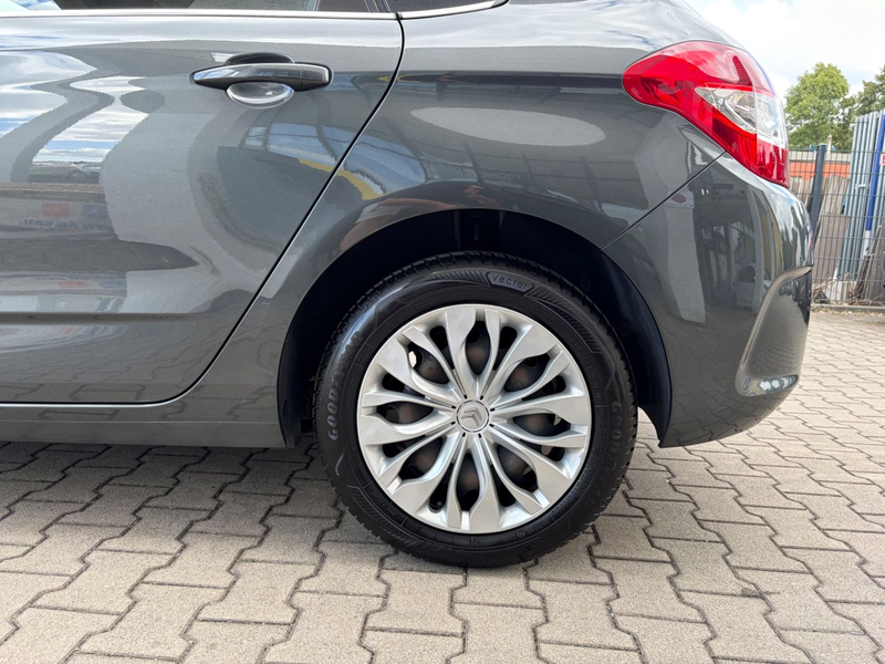 Citroen C4 Lim. Selection Klimaaut SHZ PDC TÜV&ServiceNe — photo 12