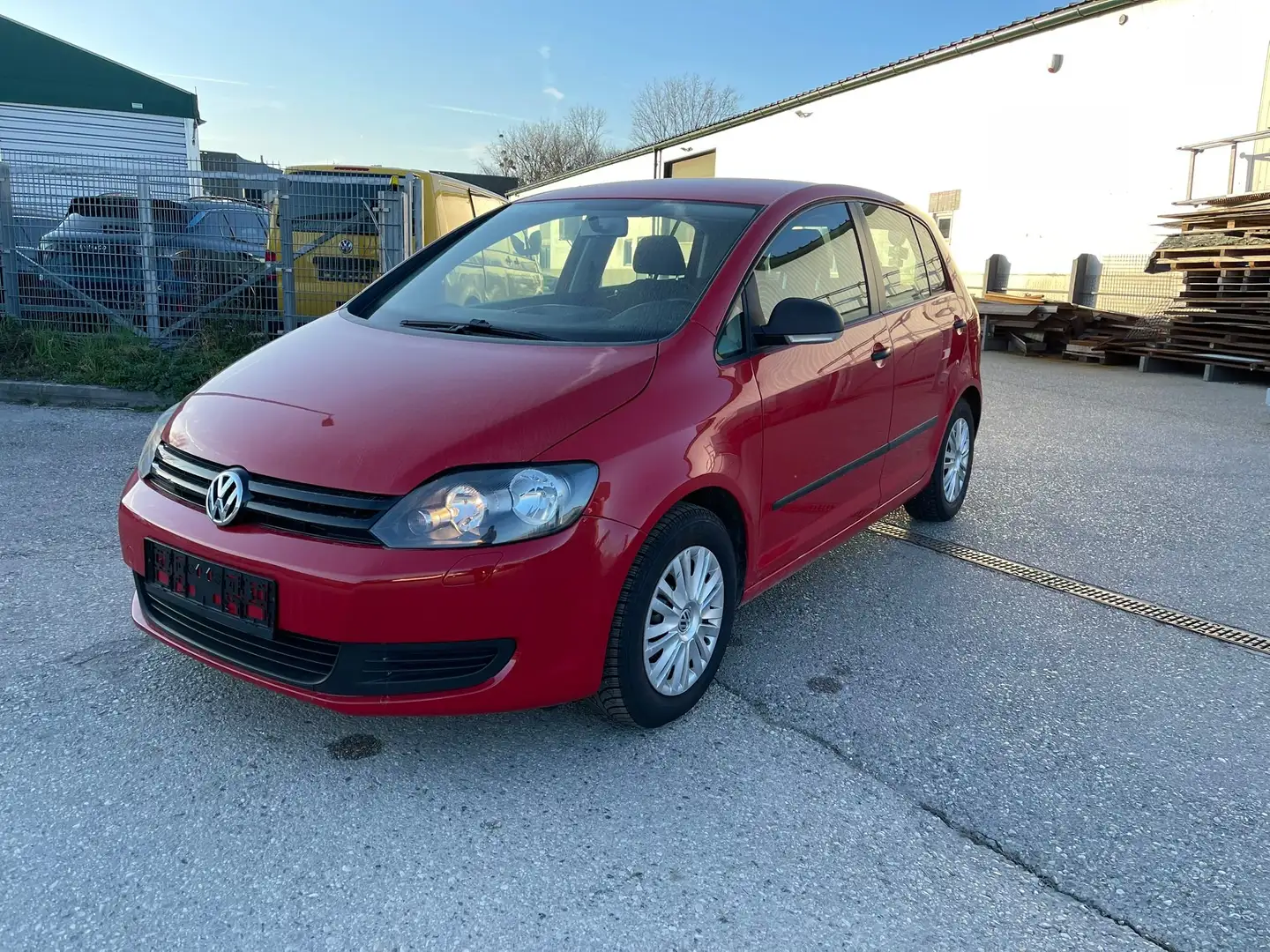 Volkswagen Golf Plus Trendline Rojo - 2