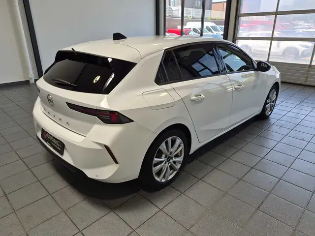 Opel Astra view 5