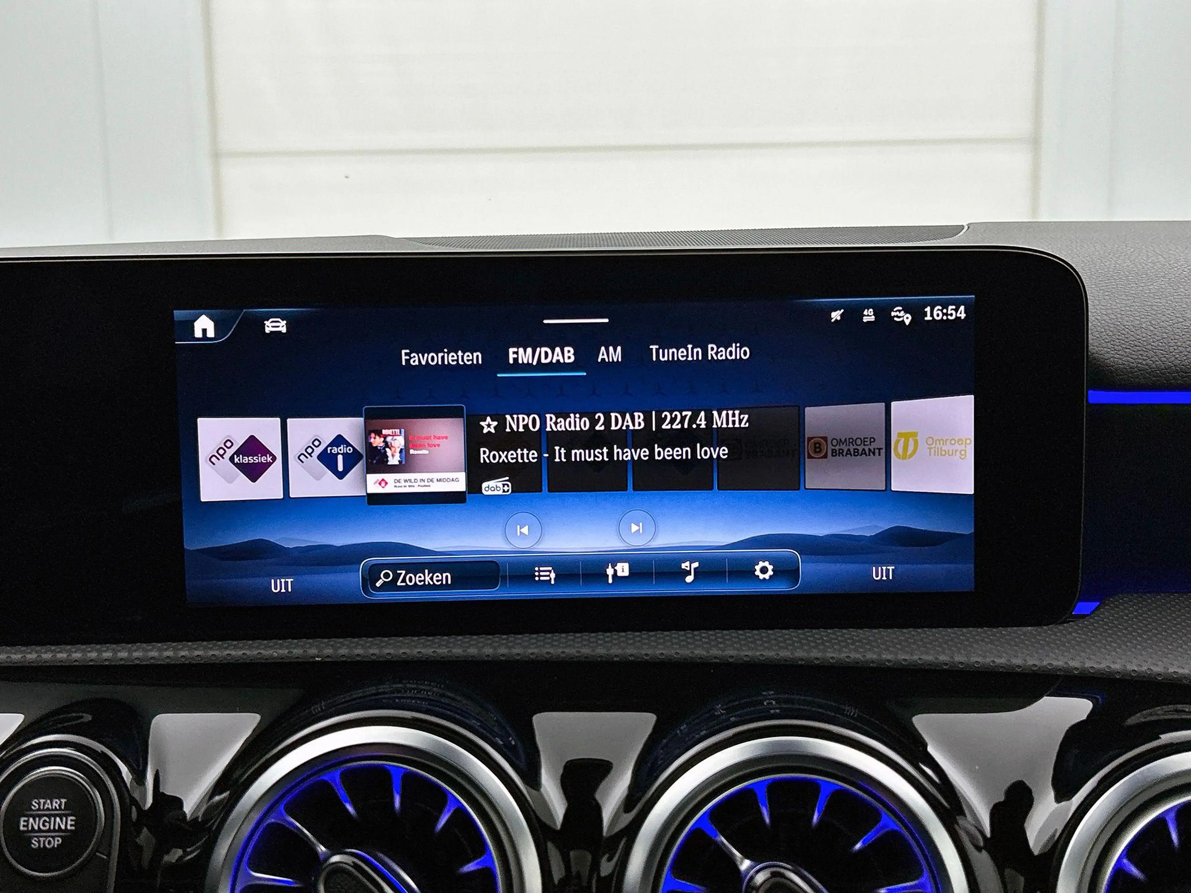 Mercedes-Benz A 250 A e AMG Line — photo 14