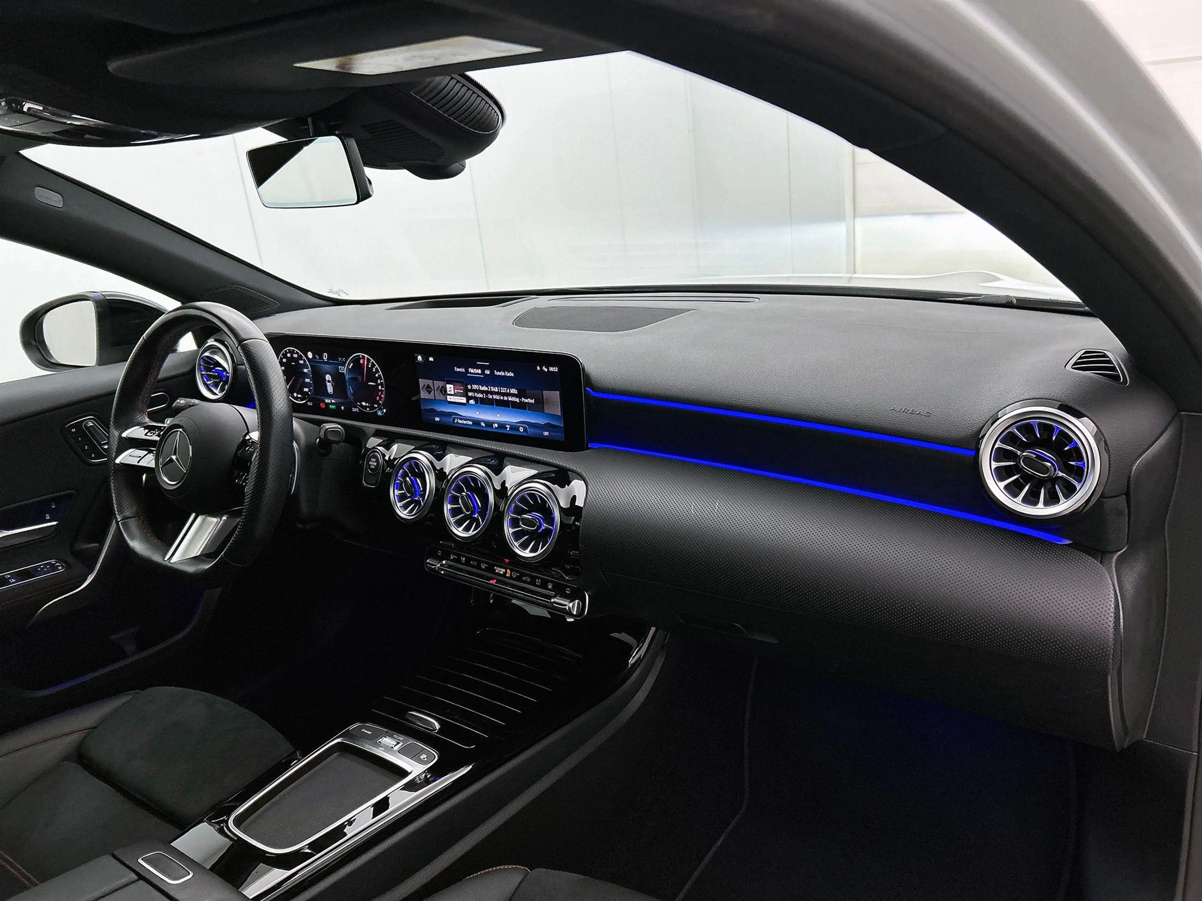 Mercedes-Benz A 250 A e AMG Line — photo 9