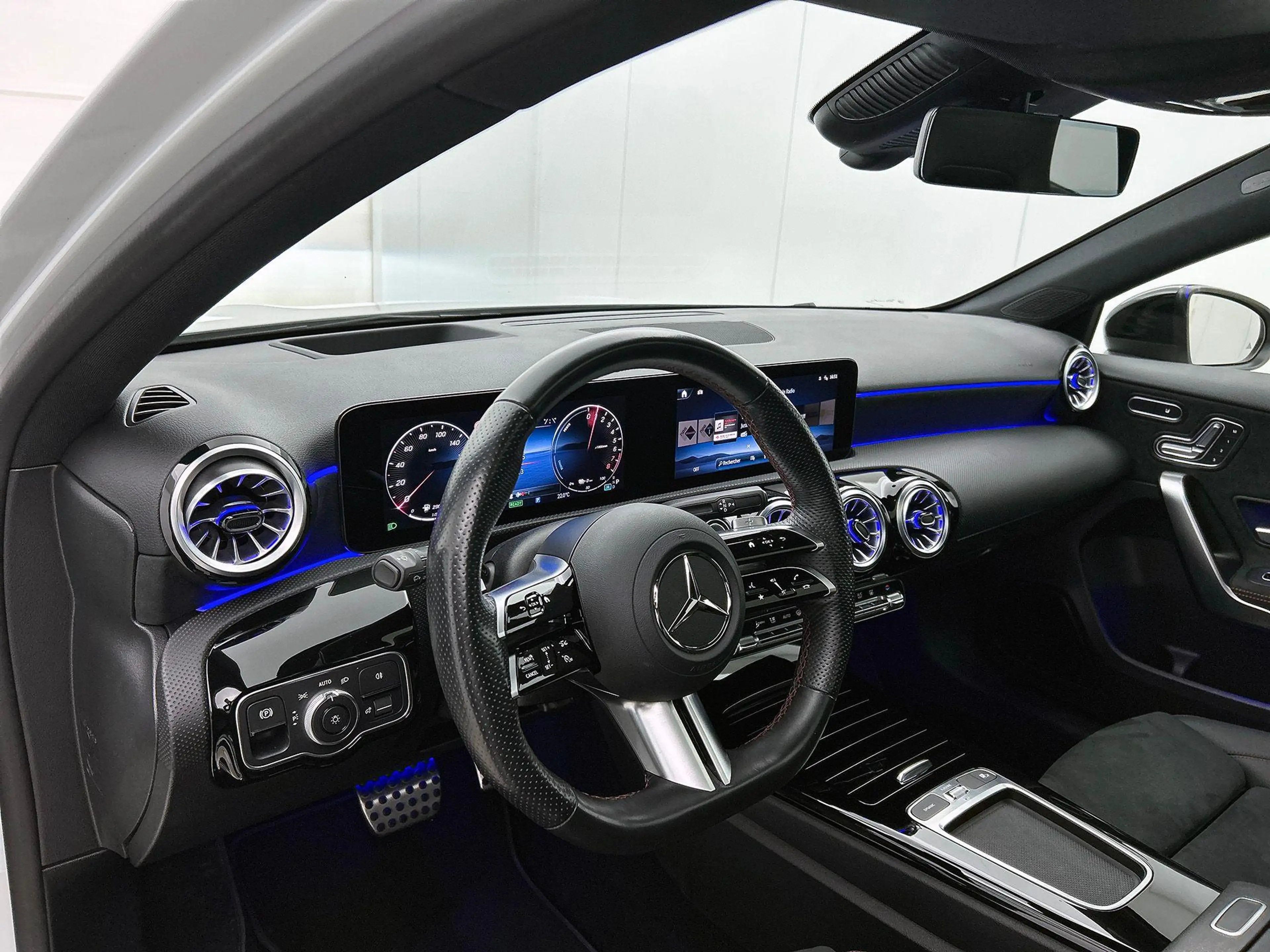 Mercedes-Benz A 250 A e AMG Line — photo 8