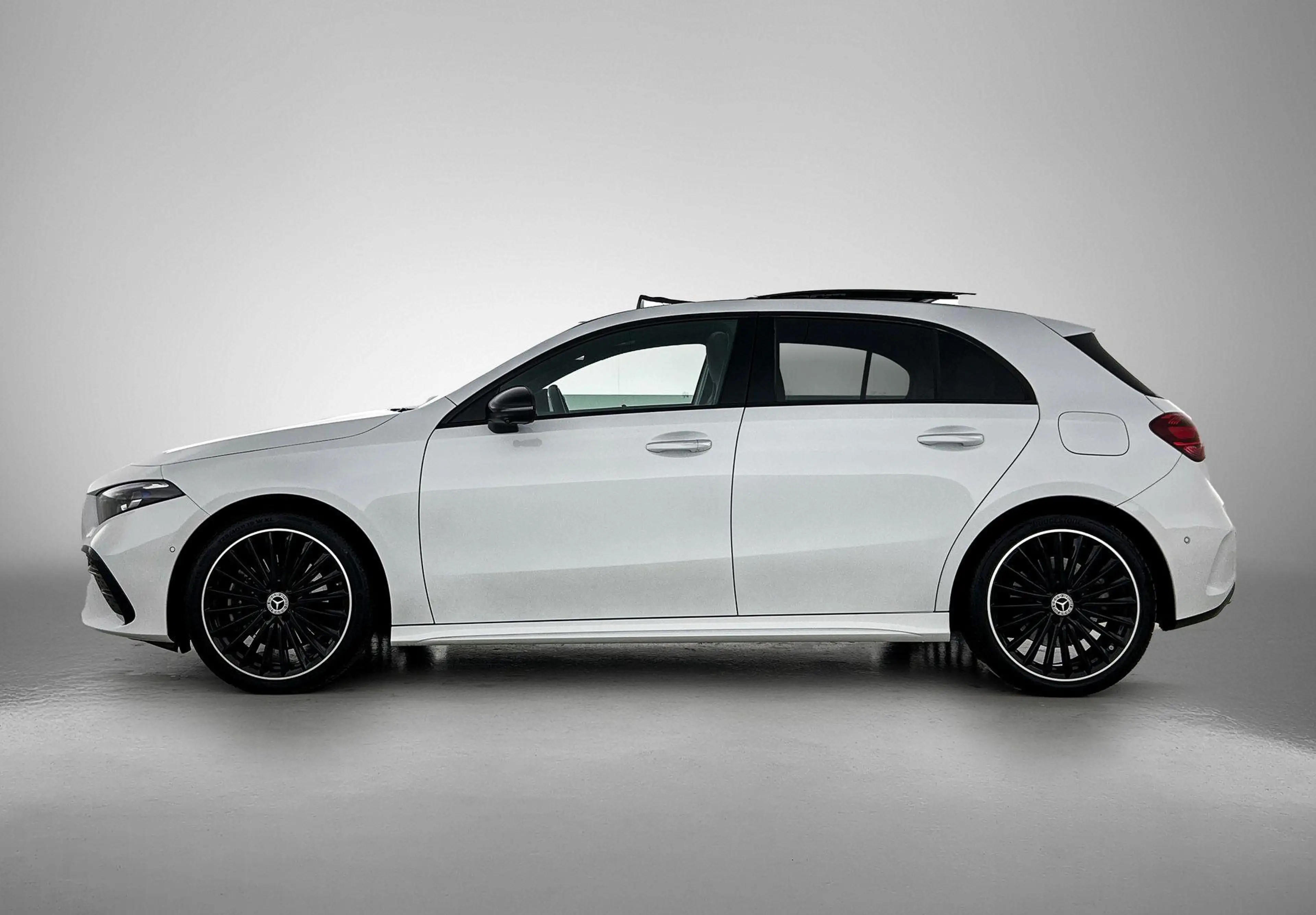 Mercedes-Benz A 250 A e AMG Line — photo 6
