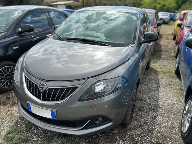 Lancia Ypsilon 1.0 FireFly Hybrid Platino