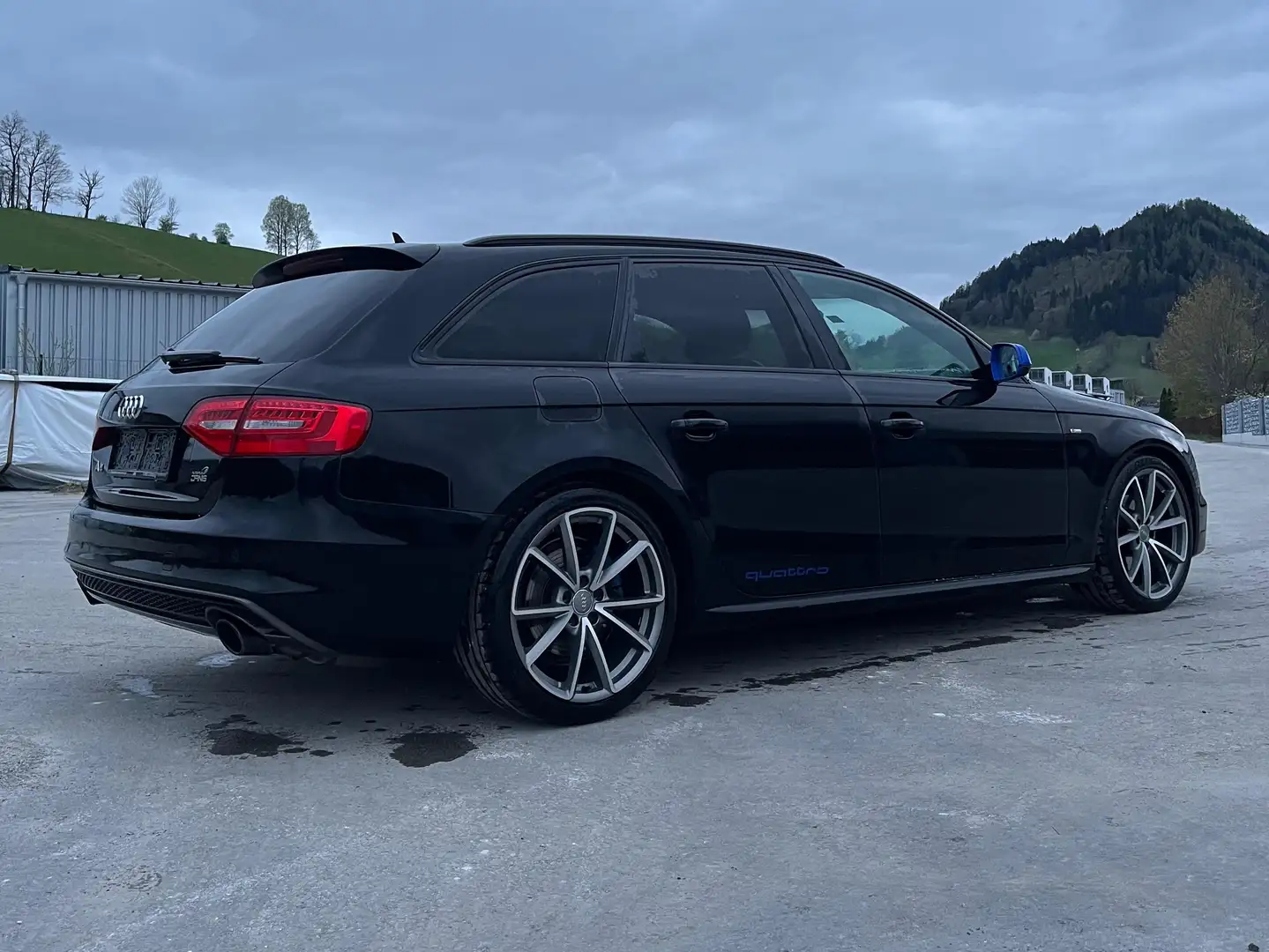 Audi A4 A4 Avant 2,0 TDI Nogaro Edition S-tronic Nogaro Edition Schwarz - 2