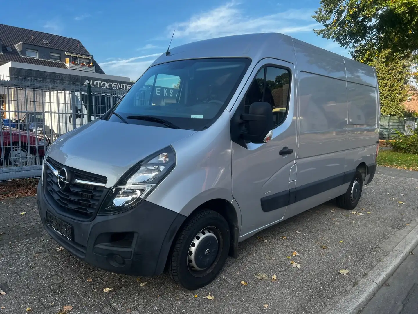 Opel Movano B Kasten/Kombi HKa L2H2 3,5t/1.HD/AHK/KAM Silber - 2