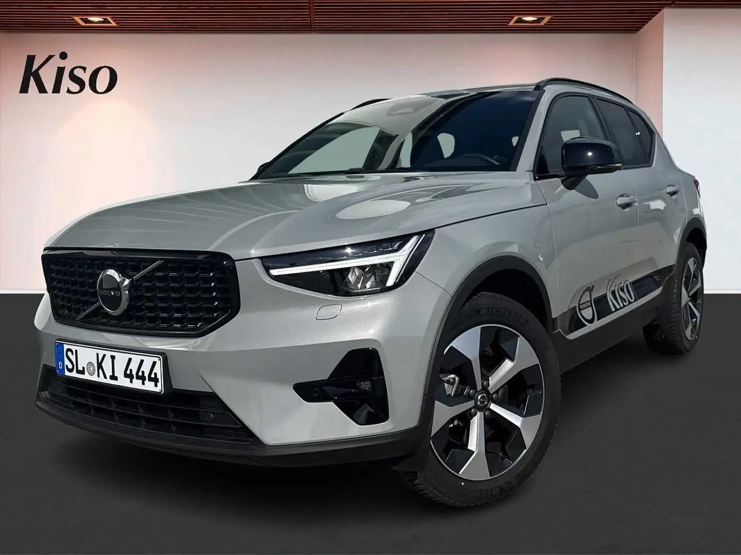 Volvo XC40 Plus Dark Grau - 1