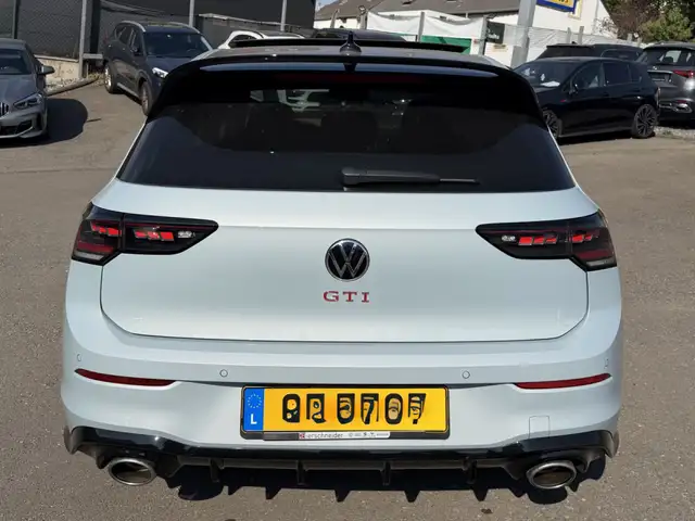 Volkswagen Golf view 3
