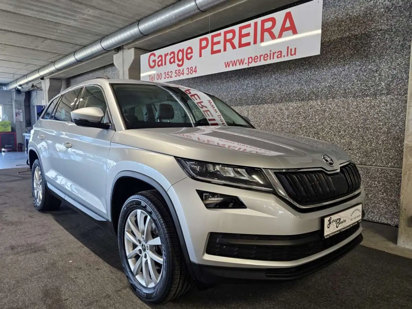 Skoda Kodiaq 2.0 TDI 150 DSG 7 SITZE LED CUIR NAVI 1 HAND Grijs - 1