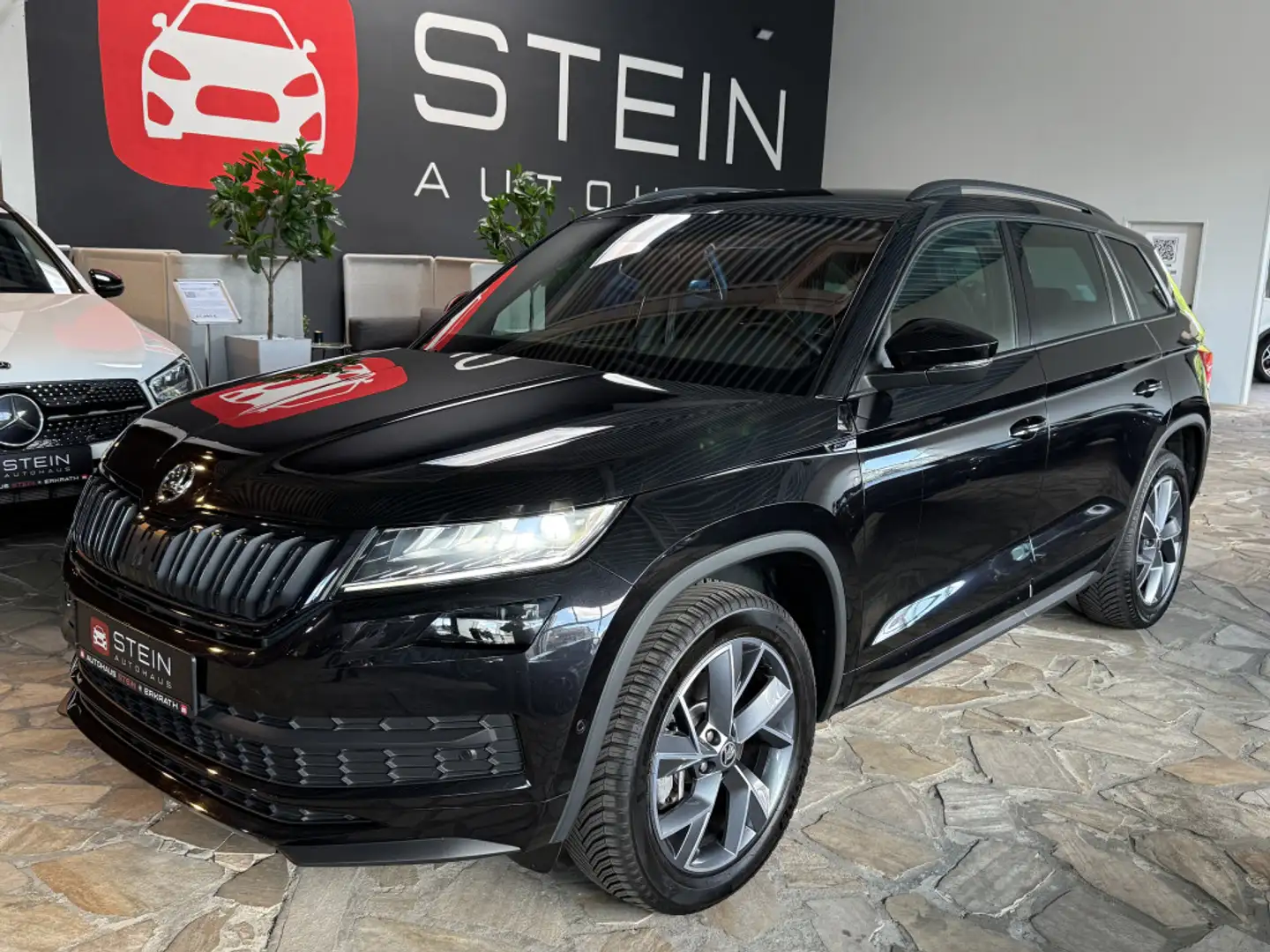 Skoda Kodiaq Sportline 4x4   AHK   Memory   Ambiente Schwarz - 1